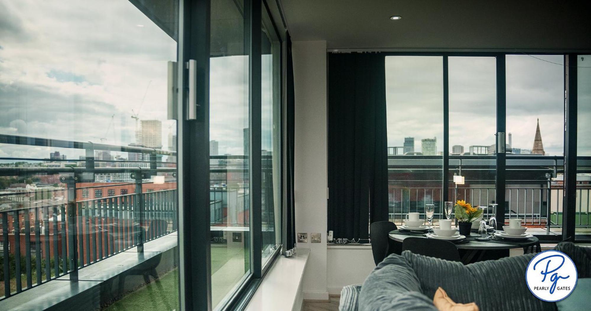 Penthouse - Amazing City Skyline Views - Free Parking - Balcony - Utilita Arena - New St Station - Bullring Shopping Birmingham Eksteriør billede