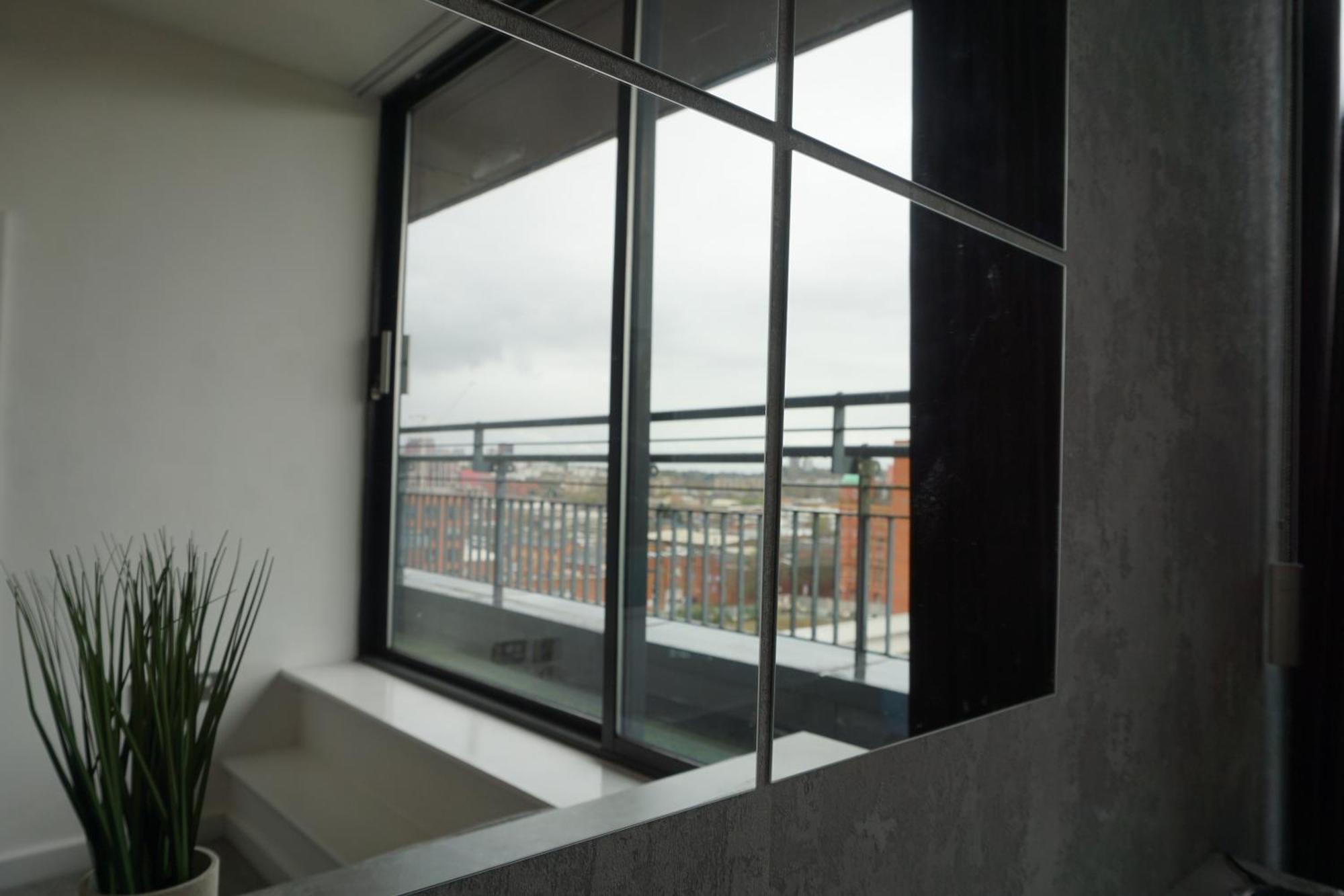 Penthouse - Amazing City Skyline Views - Free Parking - Balcony - Utilita Arena - New St Station - Bullring Shopping Birmingham Eksteriør billede